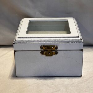 Elegant Ring Box - Perfect For Wedding Day